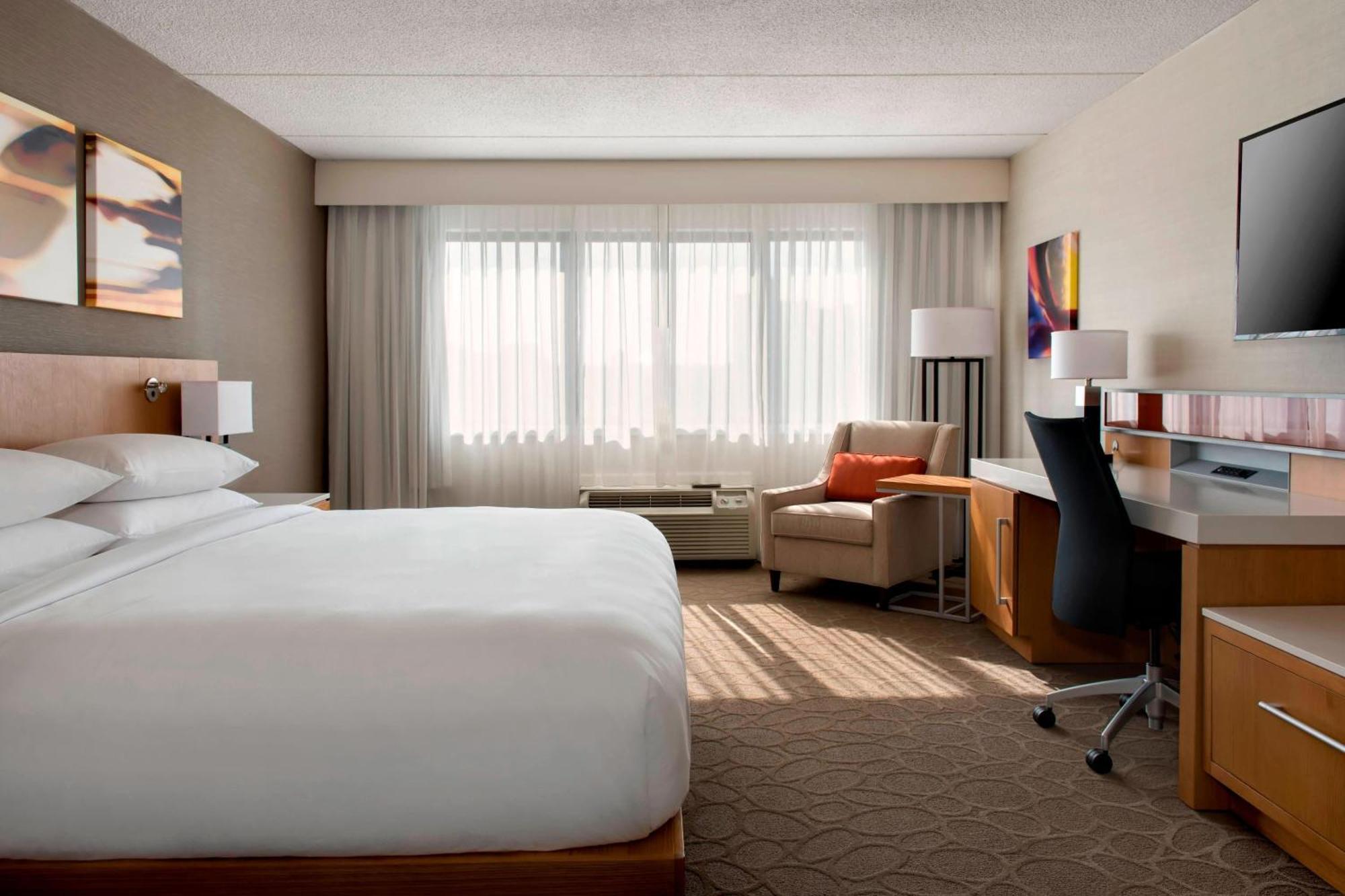 Delta Hotels By Marriott Utica Exterior photo