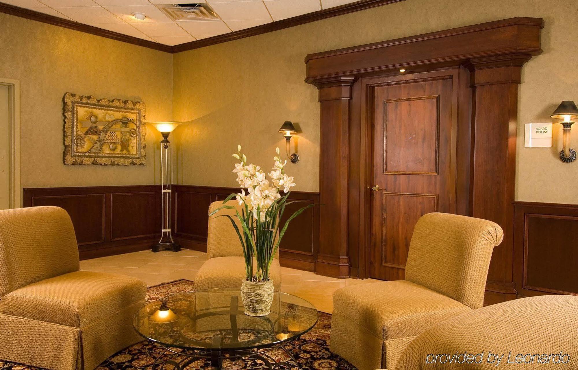 Delta Hotels By Marriott Utica Exterior photo
