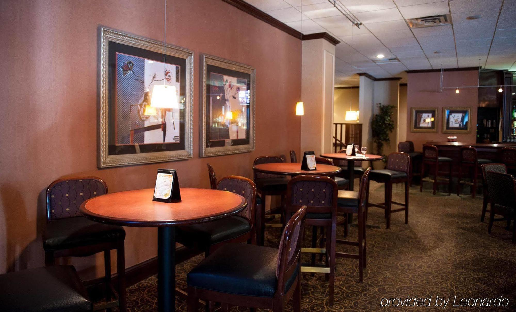 Delta Hotels By Marriott Utica Exterior photo