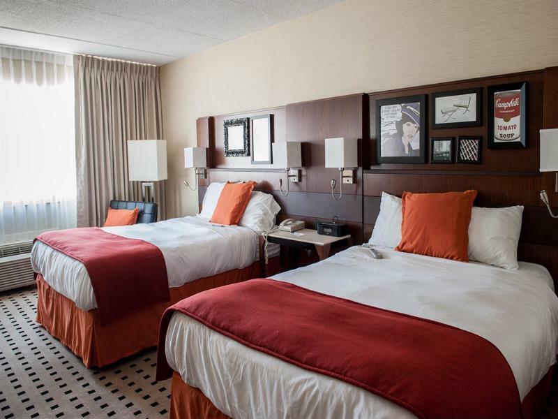 Delta Hotels By Marriott Utica Exterior photo
